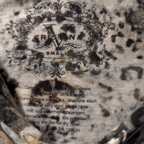 V Cristina Animal Print Hoodie with Heart Design - Picture 4 of 7